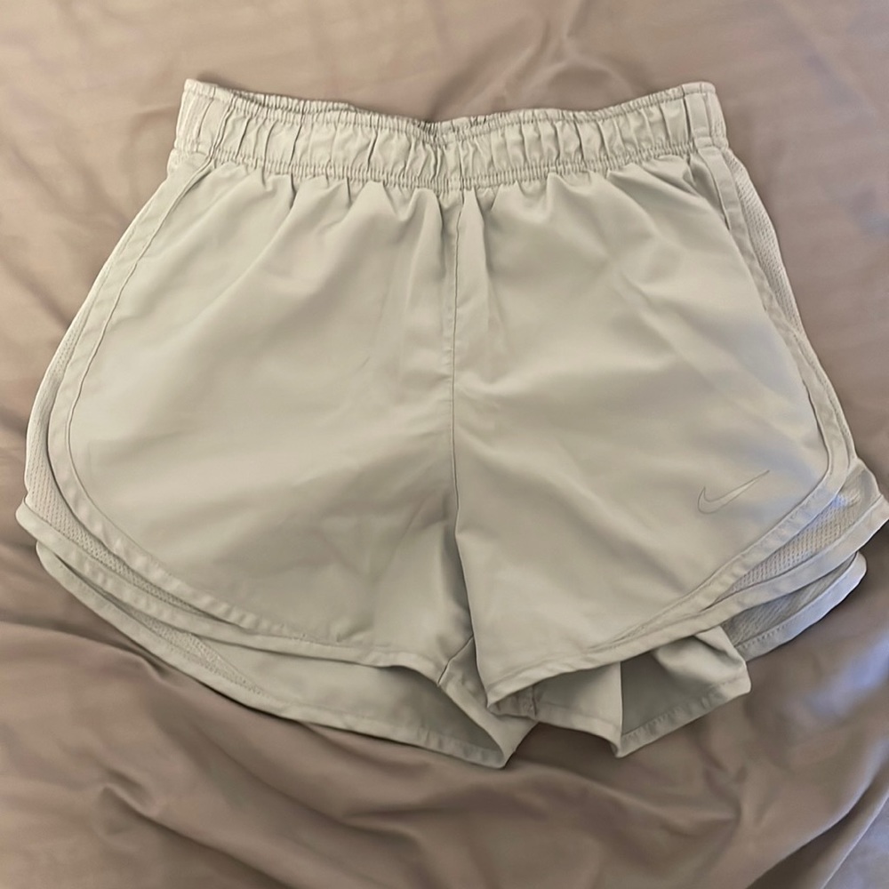 Nike Womens Tempo Dry Fit Shorts